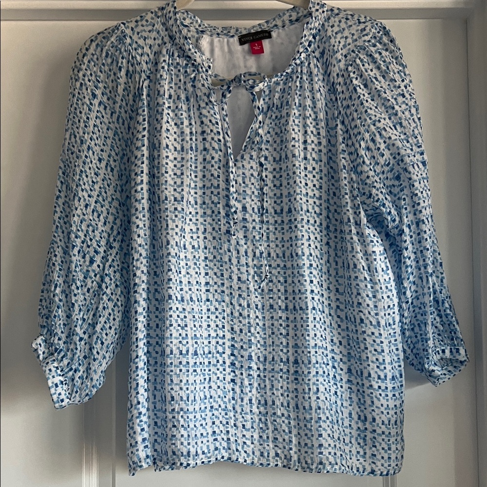 Vince Camuto White and Blue Textured Blouse